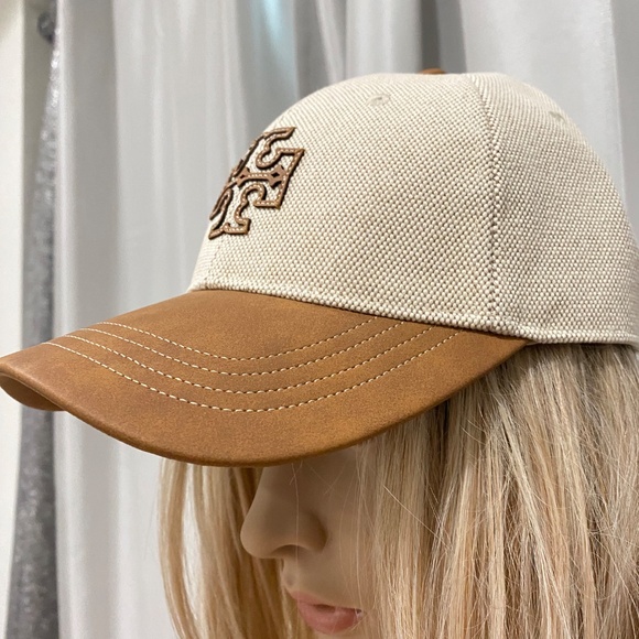 今だけ価格！Tory Burch ツートンカラー キャンバスキャップ 今だけ価格！Tory Burch ツートンカラー キャンバスキャップ